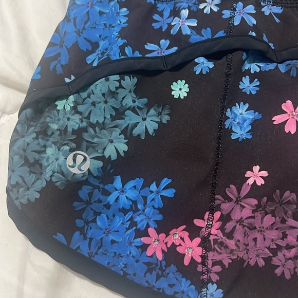 Lululemon Running shorts - Picture 7 of 7